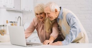 elderly-people-computer